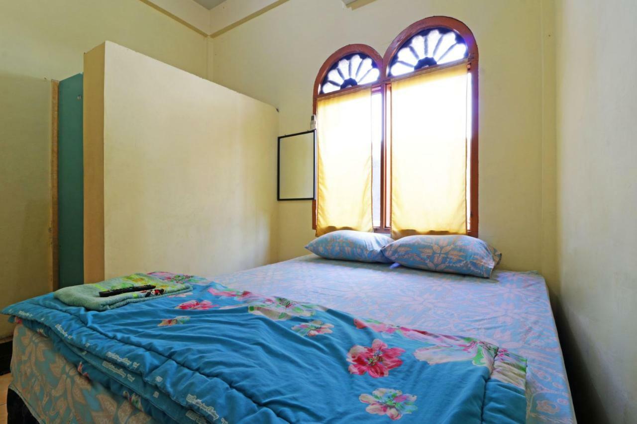 מלון מדאן Wisma Yuli Syariah מראה חיצוני תמונה
