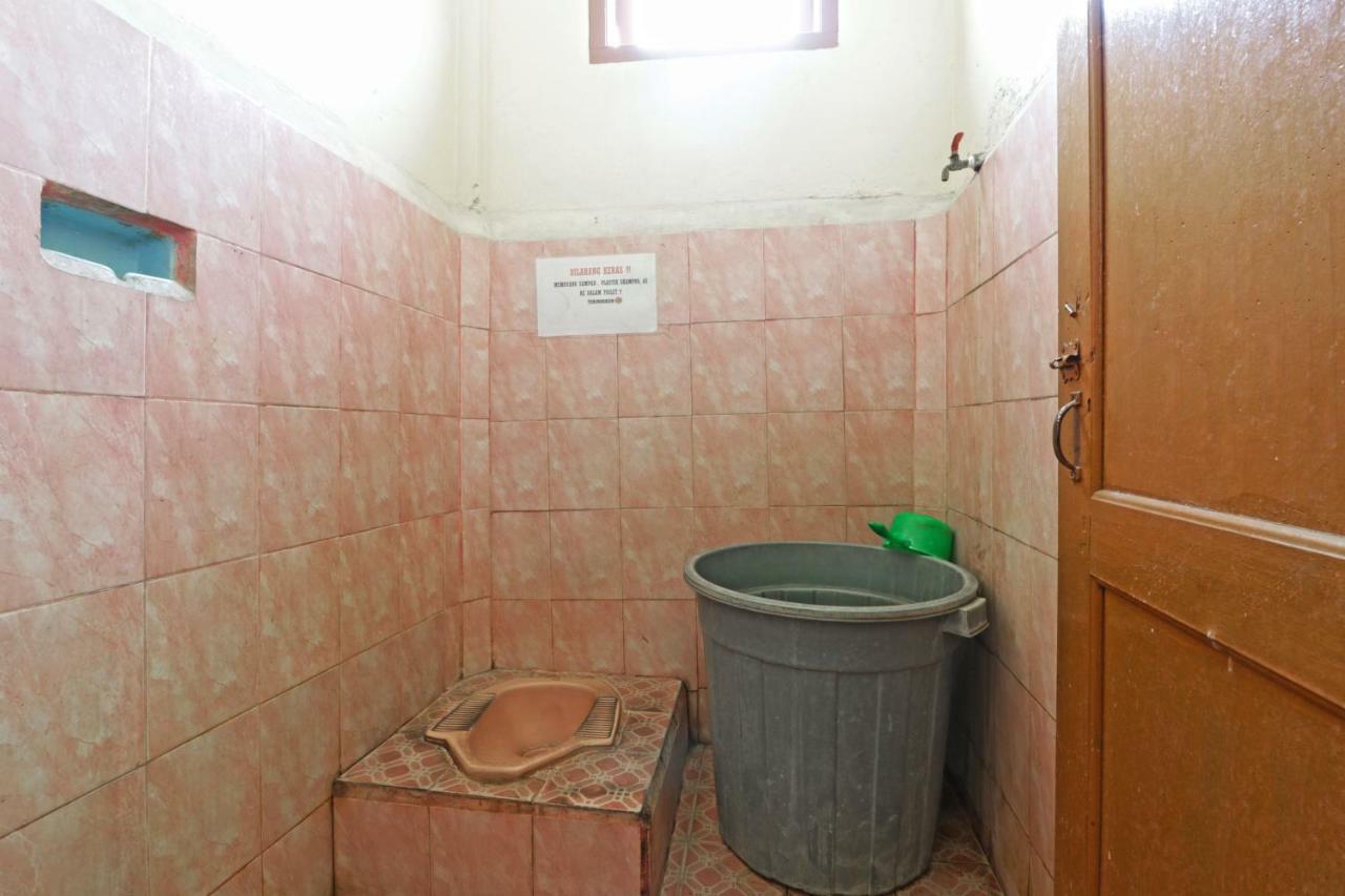 מלון מדאן Wisma Yuli Syariah מראה חיצוני תמונה